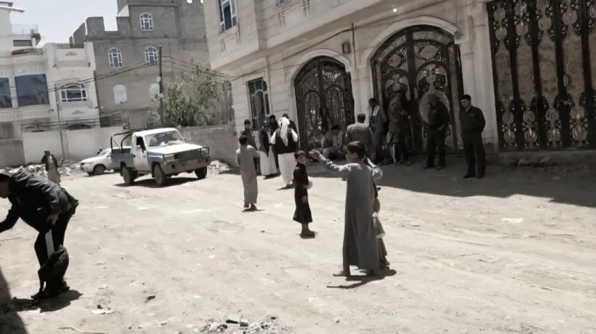 مليشيا الحوثي تقتحم منزل موظف بمنظمة دولية في إب وتستهدف أسرته