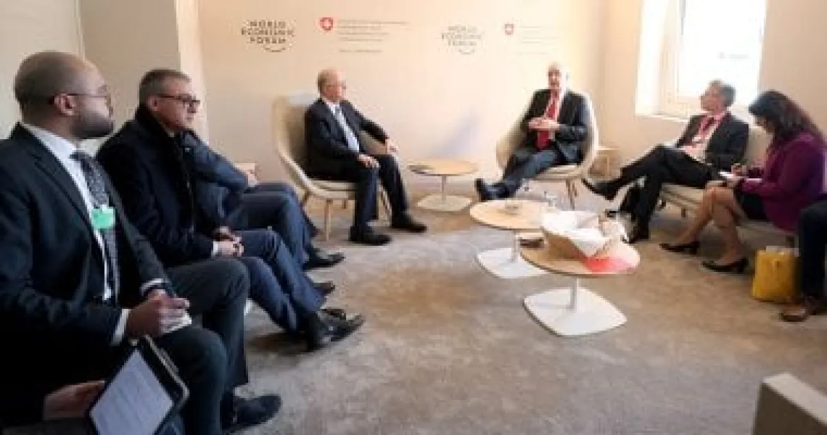 رئيس الوزراء الفلسطيني يبحث مع مسؤولين سويسريين الدعم الدولي وتطورات الأوضاع الإنسانية